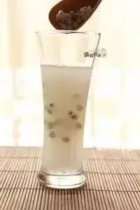 柠檬薏米水功效和做法  柠檬薏米水怎么喝减肥