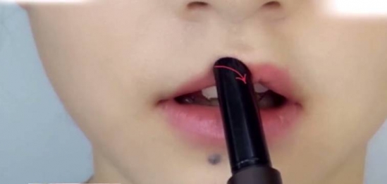 如何画唇妆 八款唇妆画法步骤介绍
