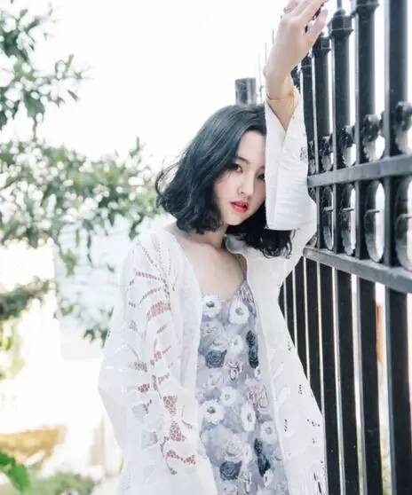 女生中短发发型图片 2025主打的清新文艺风