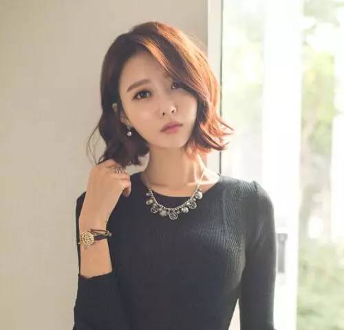 女生中短发发型图片 2025主打的清新文艺风