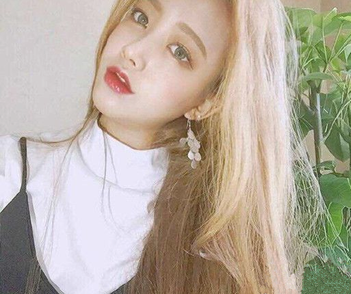女生长头发图片 气质长发怎能让人不爱