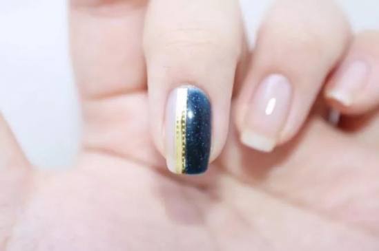 贴纸美甲怎么做 星空diy贴纸美甲