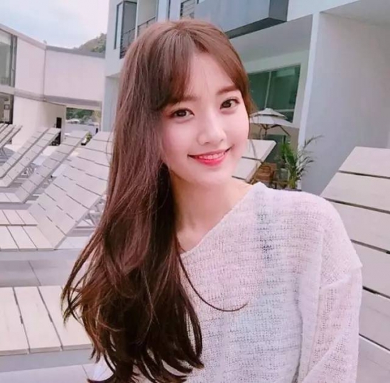 职场女生应该弄什么样的发型 让你美丽又知性