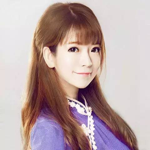 2025发型流行趋势女  今年要烫发就要烫狐尾仙女发型