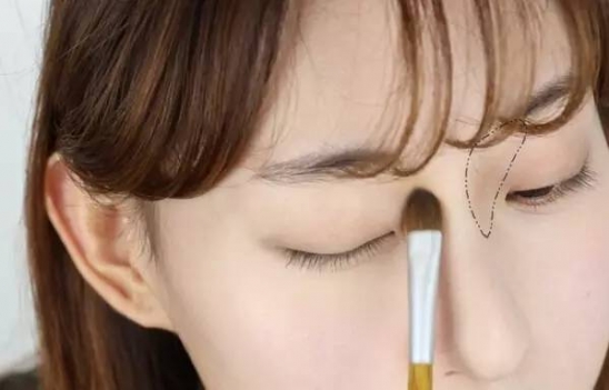 少女妆容画法 减龄学生妆出门谁还敢叫你阿姨
