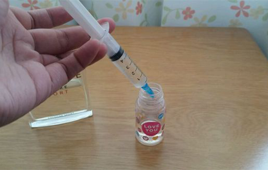 祖马龙香水分装教程 针筒分装更便捷