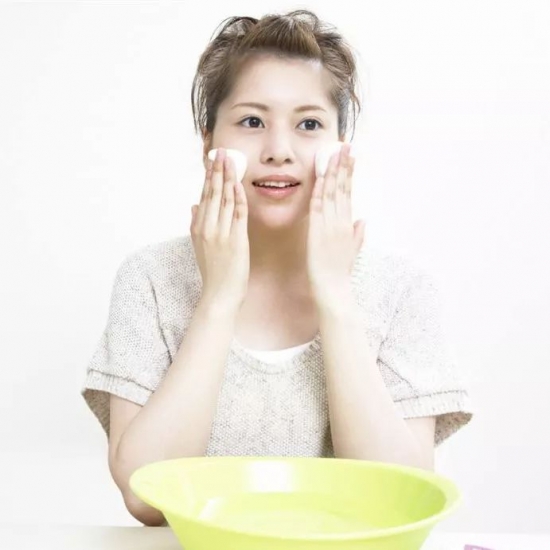 闭口粉刺怎么去除   让你的脸如剥壳鸡蛋般光滑细嫩