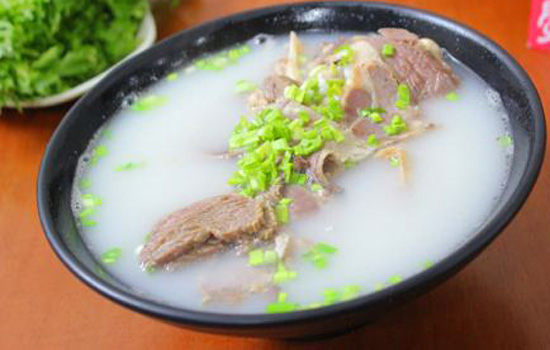 羊肉汤热量高吗 冬天喝羊汤会长胖吗