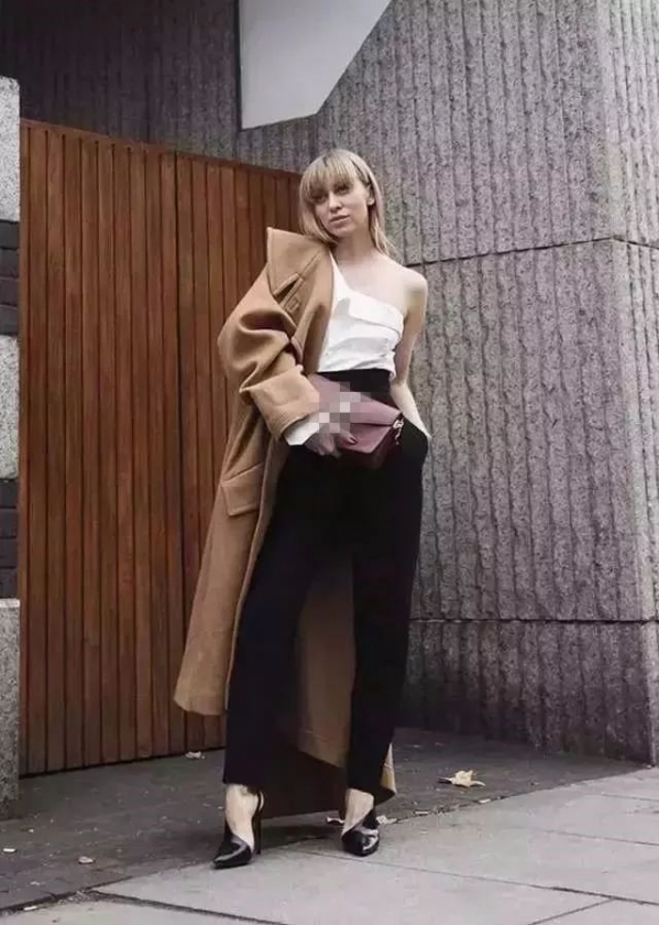 小黑裤怎么搭配衣服  小黑裤配什么上衣