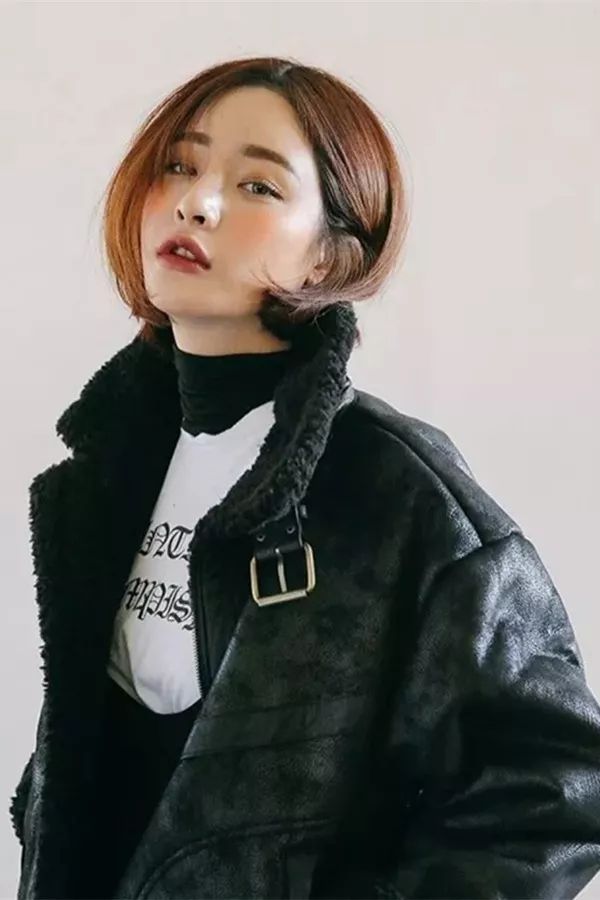 短发女生冬天穿衣搭配 这么穿才时髦