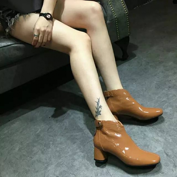 今年冬天最火焦糖色 这样穿搭更时髦