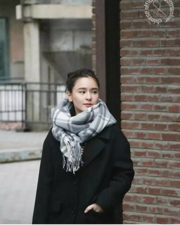 围巾搭配服装图片 看看有哪些明星戴过的款式