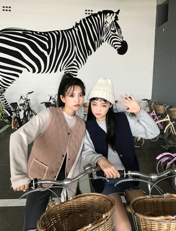 穿衣尴尬的季节 来件马甲这种单品最合适了