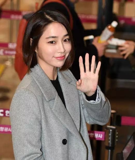 韩国女明星穿衣搭配  韩国小姐姐教你穿搭