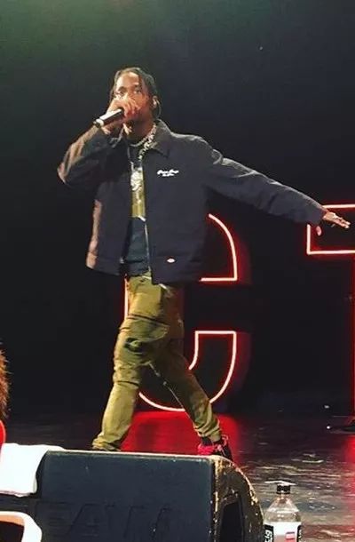 教练夹克怎么搭配  看潮男教你怎么搭配好教练夹克与卫衣
