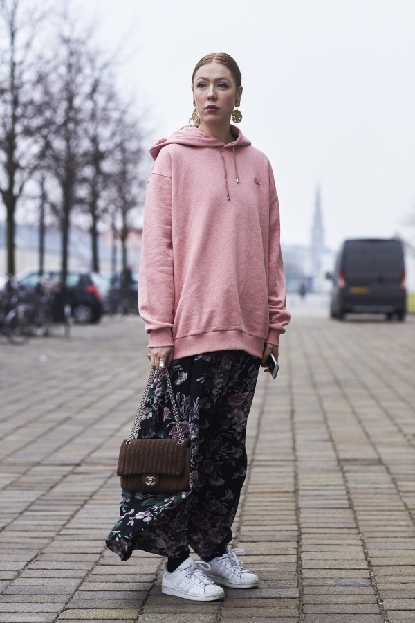 冬天小白鞋搭配衣服女 麻豆明女星的最爱