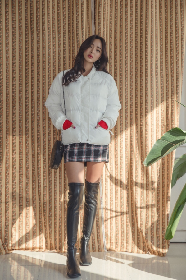 棉袄配短裙 冬天也能美美哒