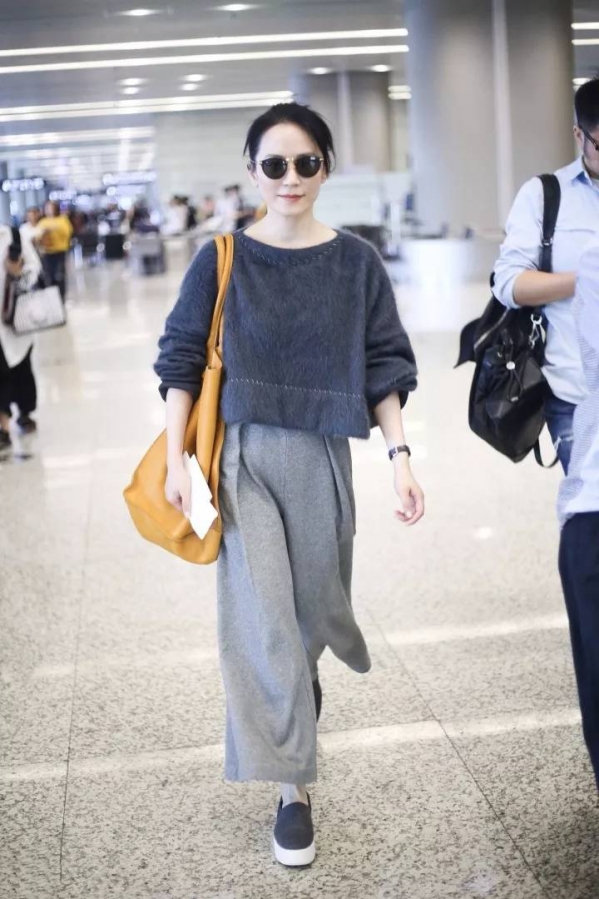 秋冬怎么搭配衣服 这里有高级灰的时尚穿搭法
