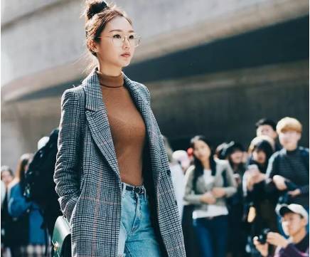 秋冬穿衣搭配图片  秋冬季内搭和大衣要如何搭配呢