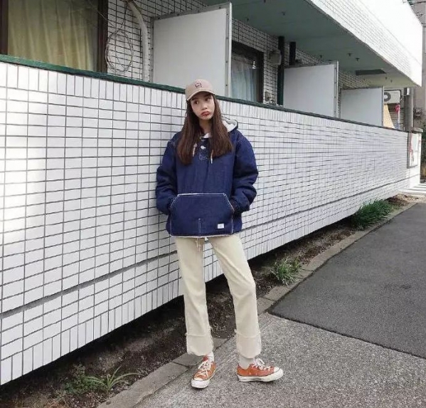矮个子女生冬季穿衣搭配图 学生休闲风搭配