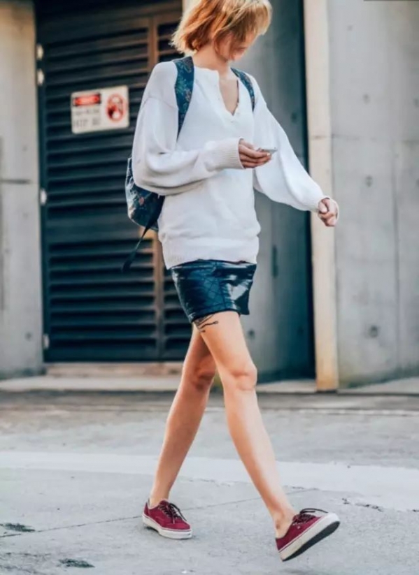 秋冬针织毛衣的搭配 这件毛衣让你美得不一样