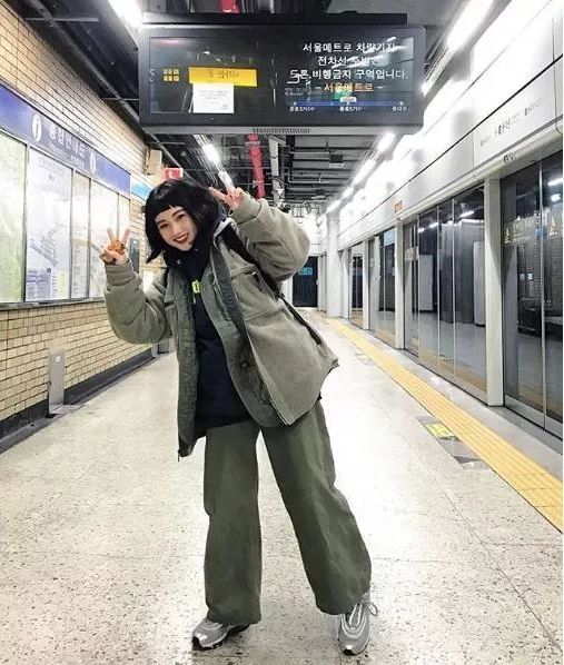 女生工装搭配  女生穿工装还是要有高颜值才能hold住啊