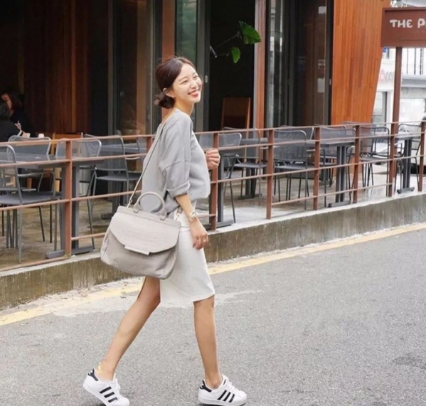 短发女生穿搭图集 短发女生花式穿搭风格图集