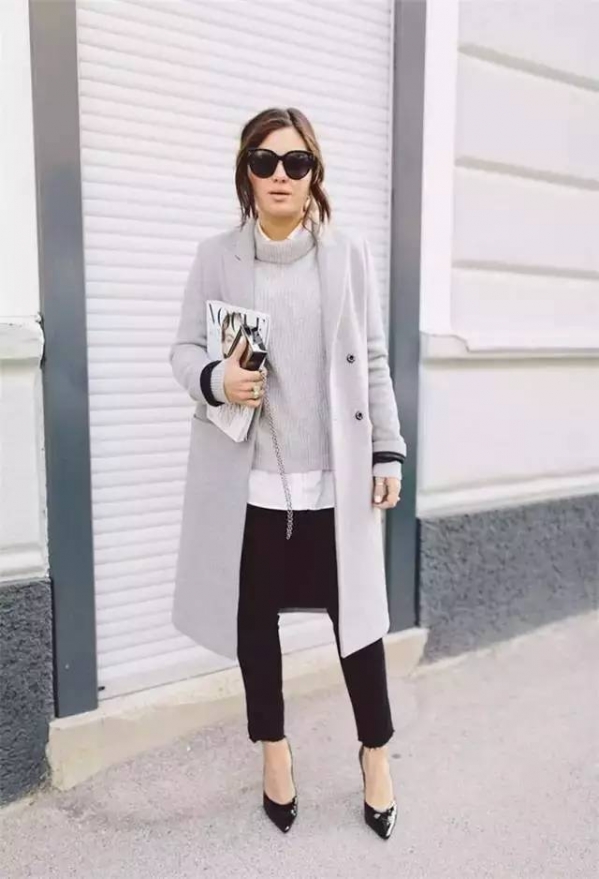 灰色毛衣怎么搭配 灰色毛衣的搭配方法