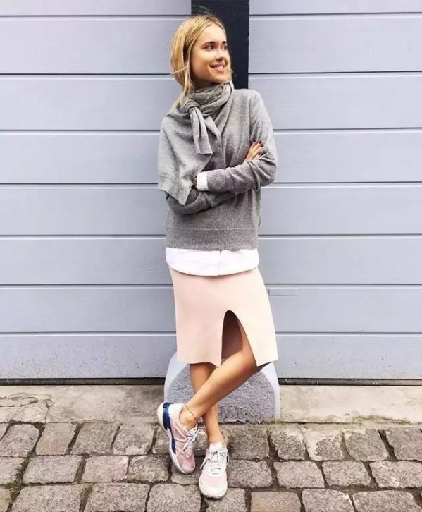 秋冬针织毛衣的搭配 这件毛衣让你美得不一样