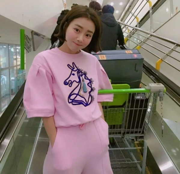 短发女生穿搭图集 短发女生花式穿搭风格图集
