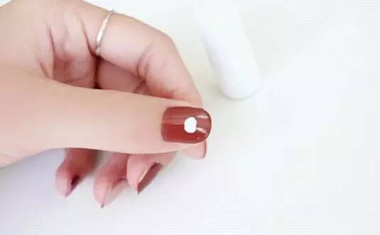 卡通美甲图片 轻松熊卡通美甲教程
