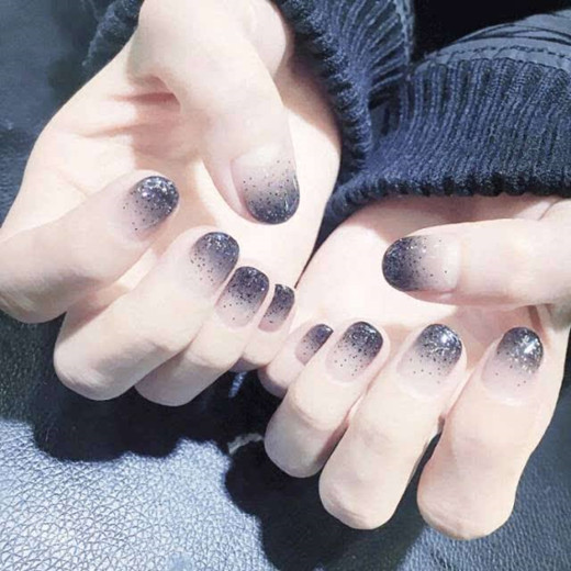 渐变色美甲图片 渐变设计款美甲居然这么美