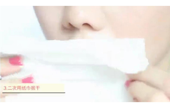 口红沾杯怎么办 解决口红沾杯的小技巧