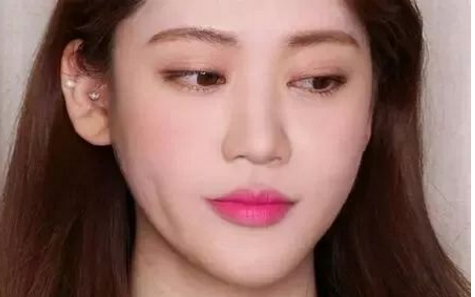 少女妆容画法步骤图解 两款粉色少女妆化妆步骤