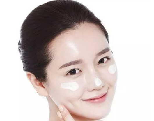 怎么解决皮肤暗黄 摆脱暗黄拥有白皙肌肤的方法
