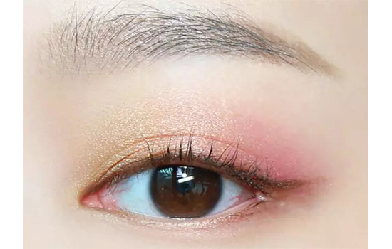 桃花妆眼影的画法 可爱撩人的桃花眼