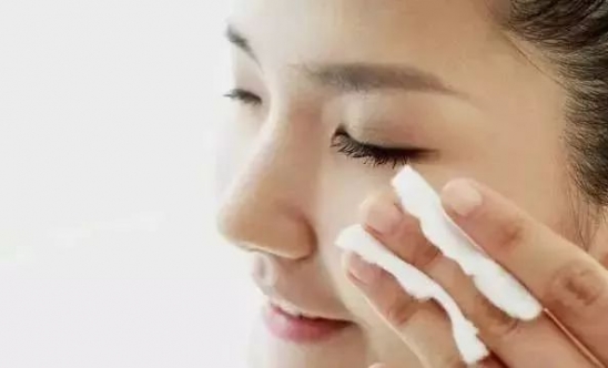 新手化妆教程 新手化妆有哪些简单化妆步骤？