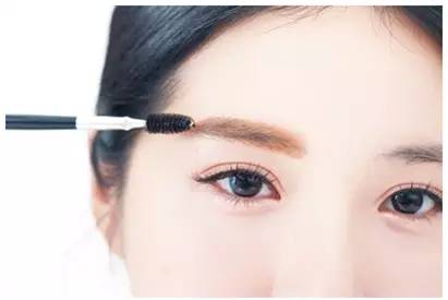  清新眉的画法技巧 上升眉最近掀起了一股热潮