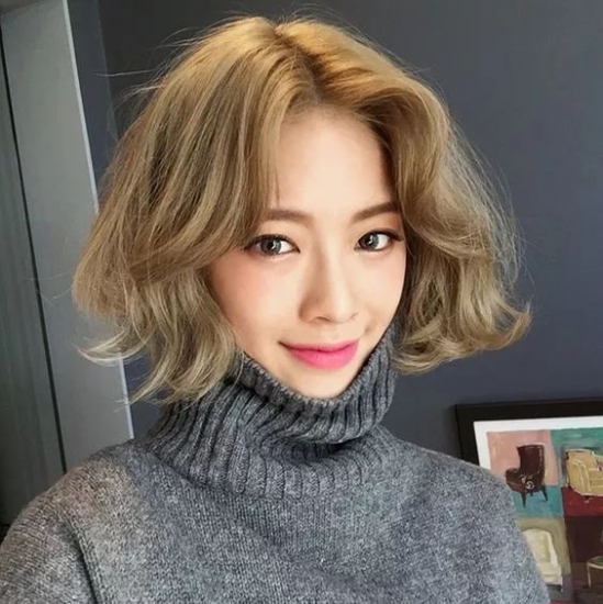 显脸小的发型 5款超显脸小的发型不容错过