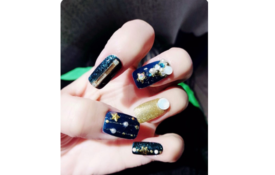 圣诞主题美甲图片 治愈系圣诞美甲给你温暖
