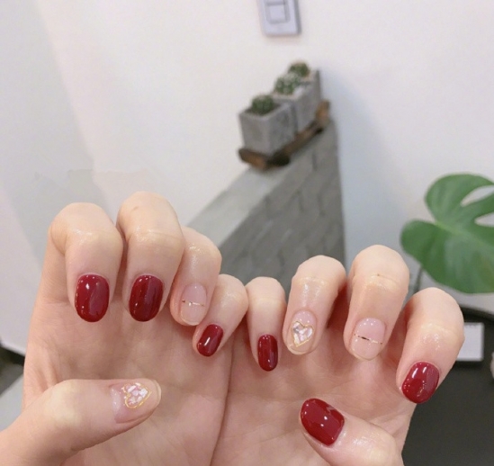 好看的美甲图片款式冬 手部也要美美的过冬