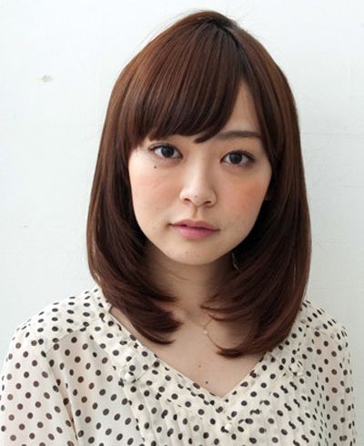 圆脸扎什么发型显脸小 斜刘海+高马尾为你修颜显气质