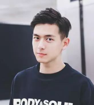 2025男生流行发型 适合亚洲男士发型参考