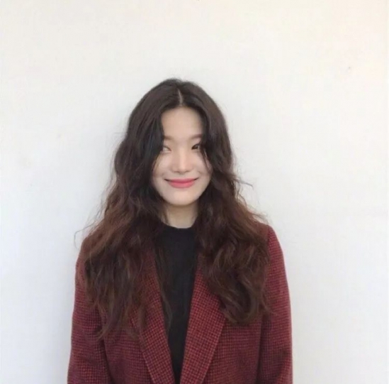 脸大的女生适合什么发型 这些刘海非常适合脸大的女生
