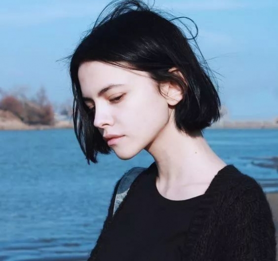 显脸小的发型 5款超显脸小的发型不容错过