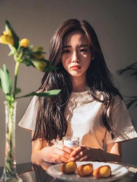 显脸小的发型 5款超显脸小的发型不容错过