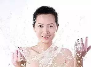女人日常护肤的方法 女人日常应该怎么保养皮肤