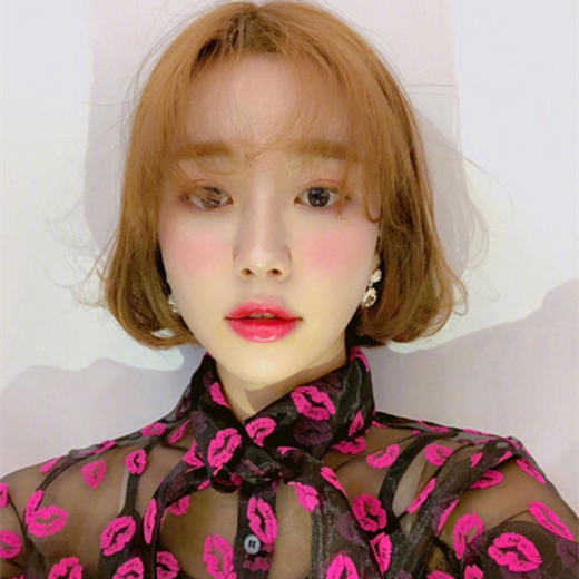短发适合染什么颜色2025 甜美发色真惹人喜欢
