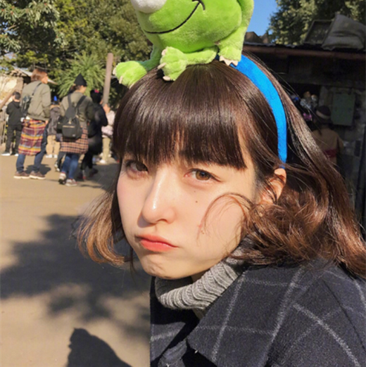短发适合染什么颜色2025 甜美发色真惹人喜欢