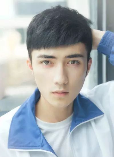 2025潮流男生发型 全新2025男生最夯发型推荐